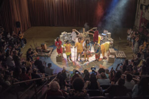 “Florilégio” Espetáculo de Teatro com Grupo Pombas Urbanas