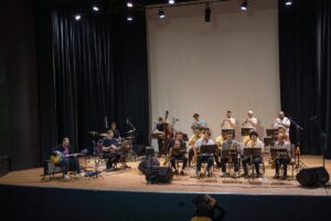 Americana Jazz Big Band “Cheek to Cheek” com participação de Mila Barros